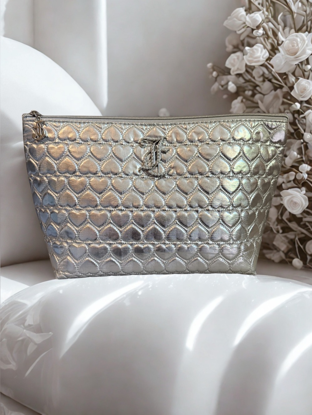 🩶JUICY COUTURE🩶Metallic Silver Quilted Heart Cosmetic Bag/NWOT